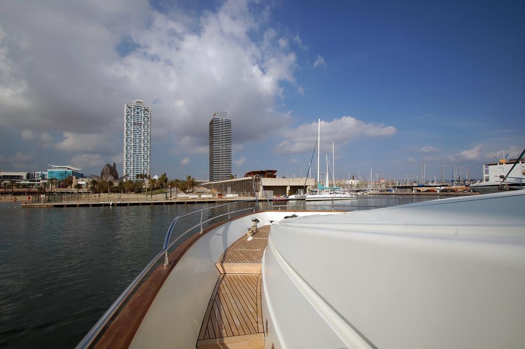 Leigh Yacht *
