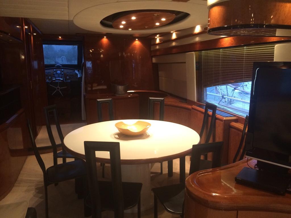 Hotel en barco Leigh Yacht Barcelona