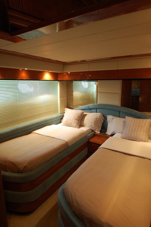 Leigh Yacht *