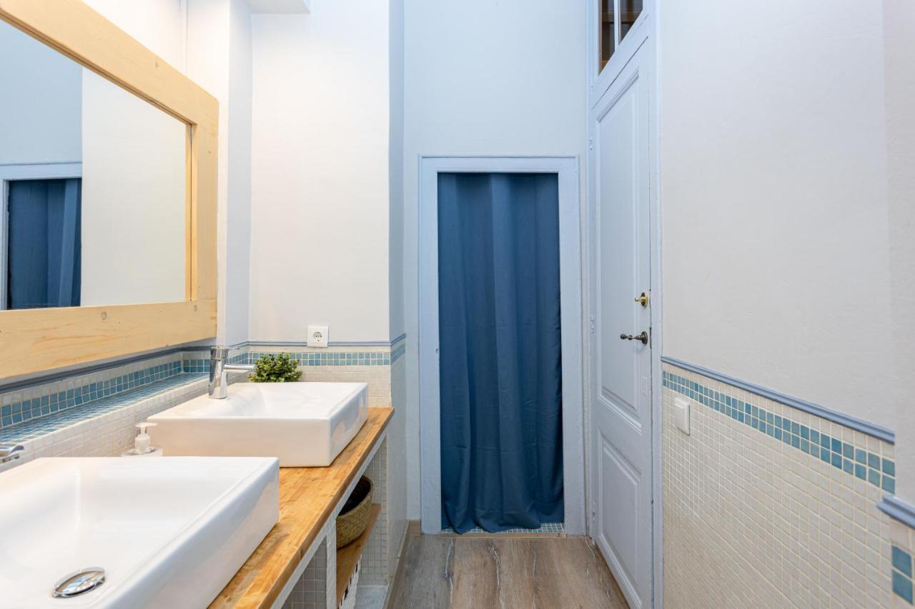 Luxurious-historical With Terrace Barcelona