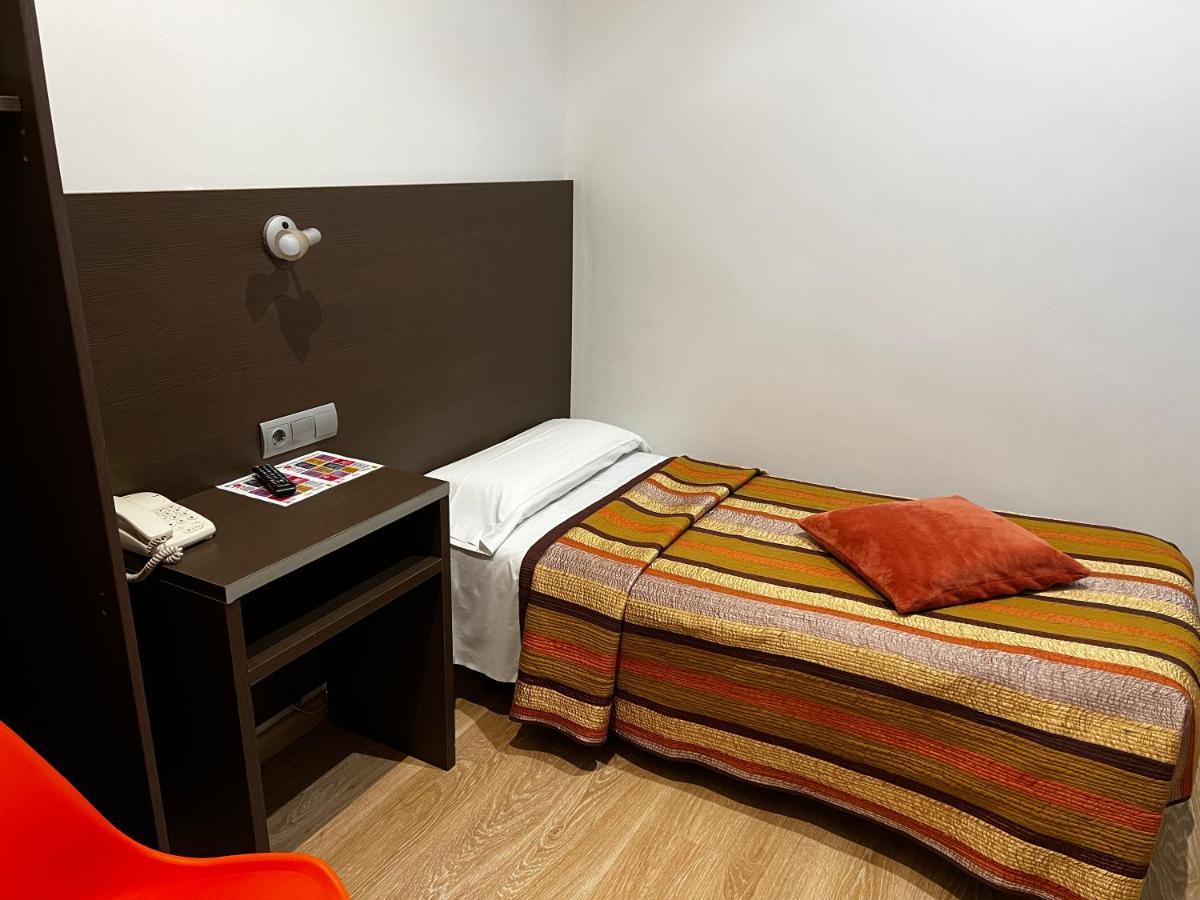 Ciudad Condal - Paseo De Gracia Pensión 3*