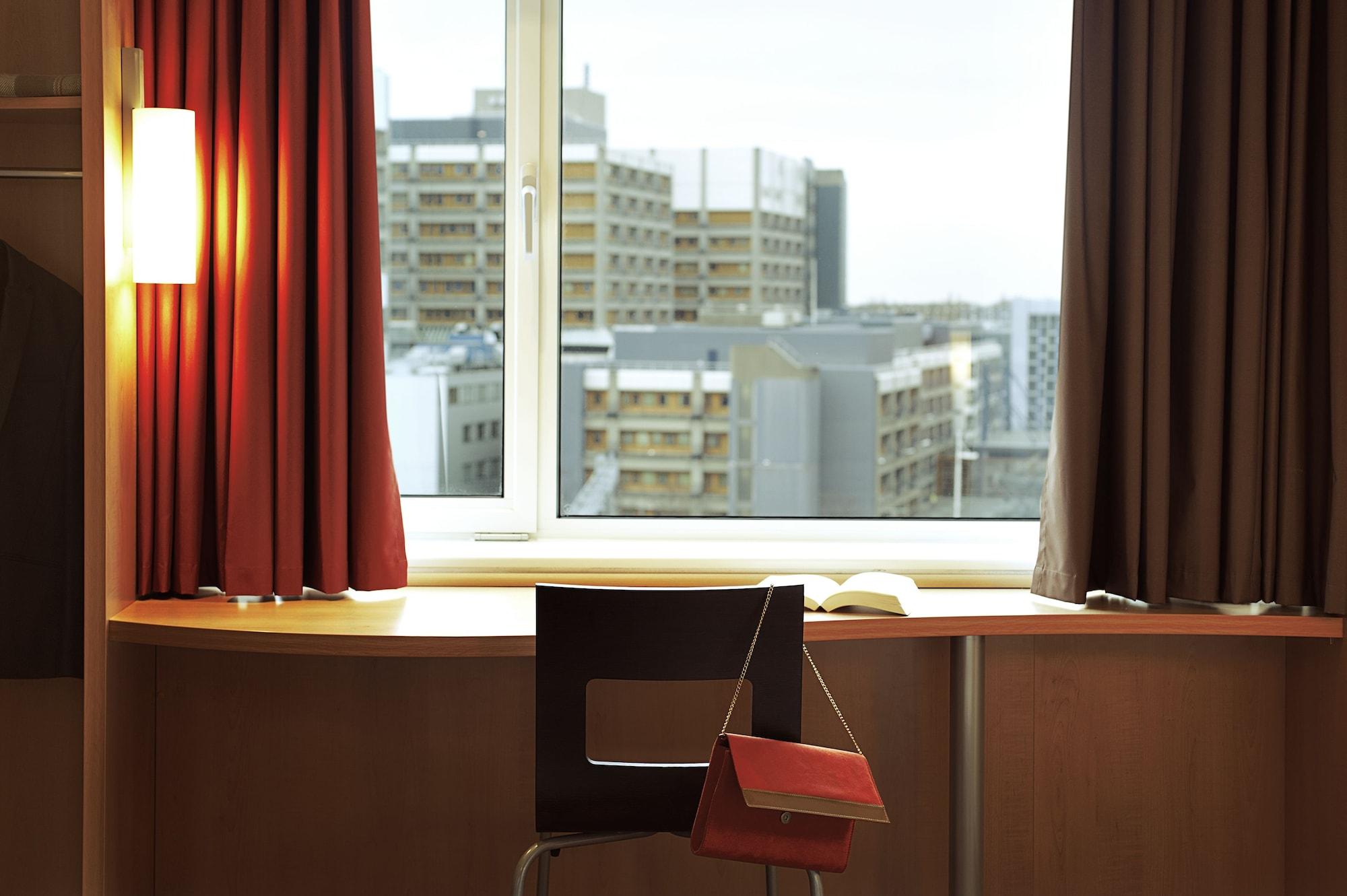 Ibis Centro 2*