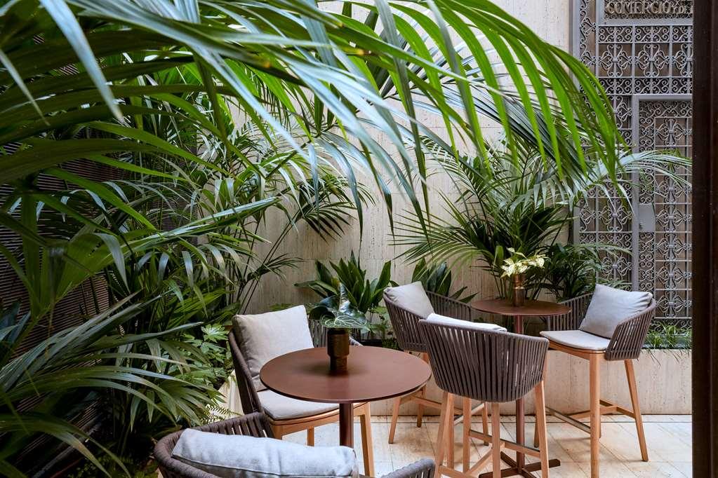 Almanac Hotel