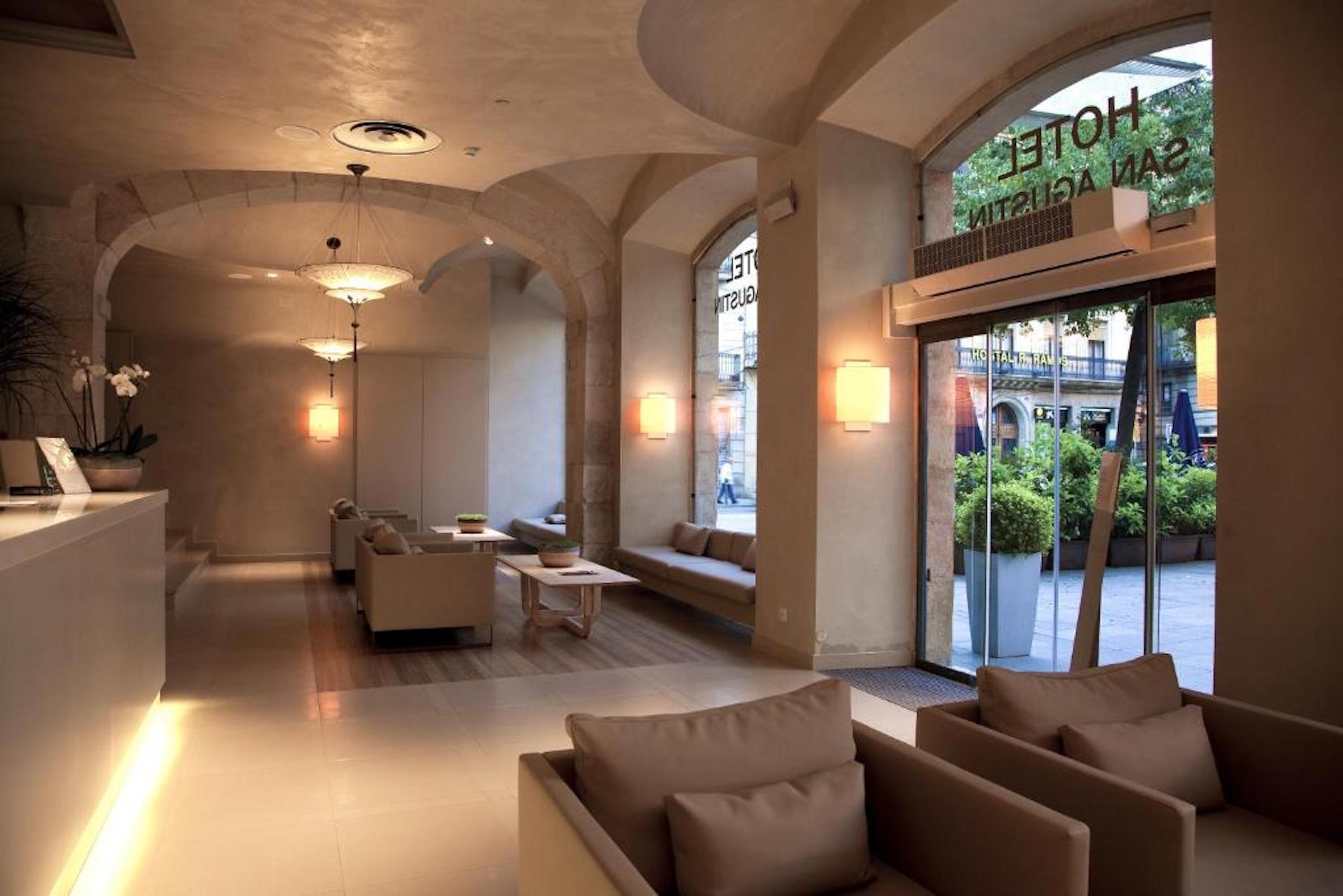 Hotel Sant Agustí 3*