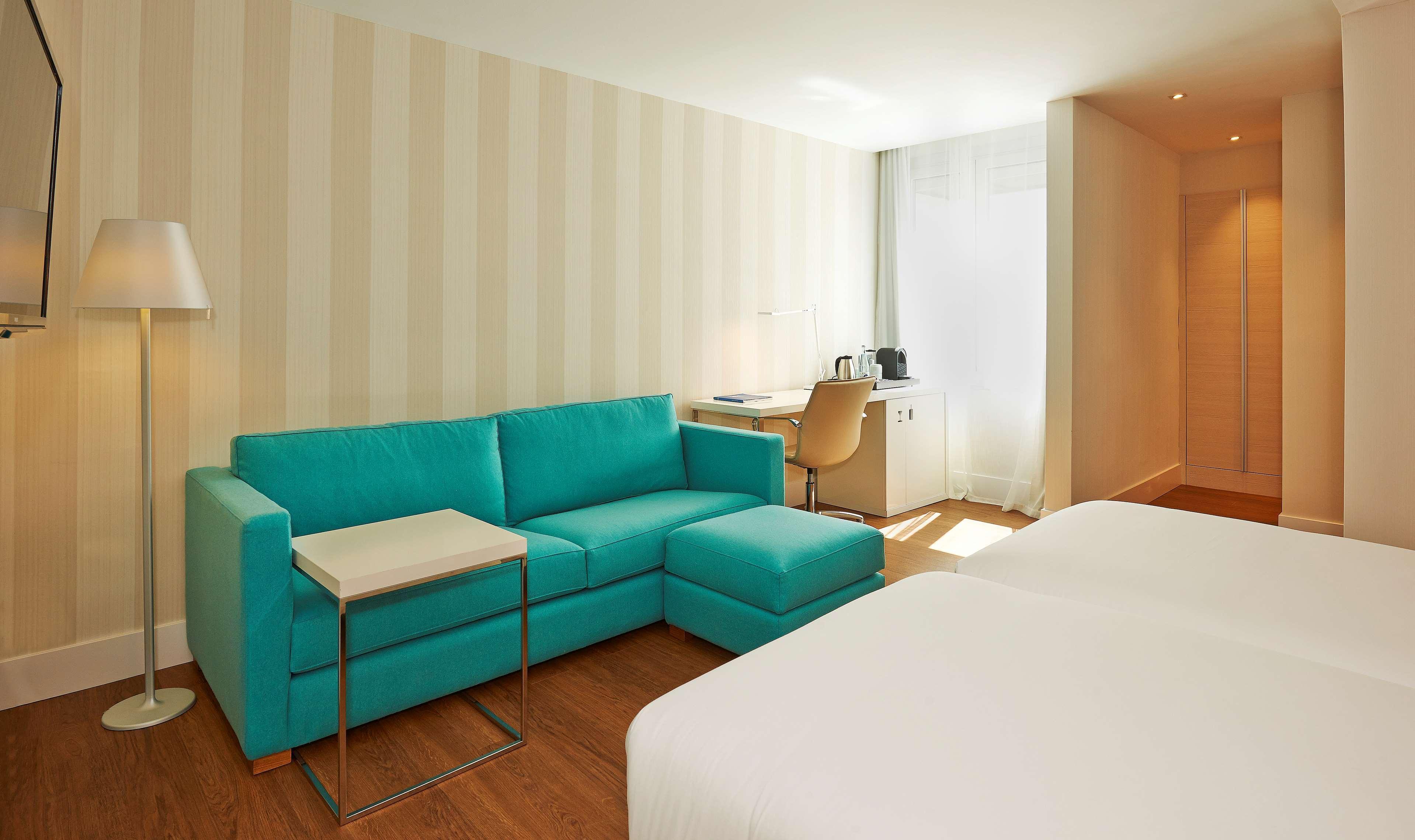Hotel Nh Sants 4*
