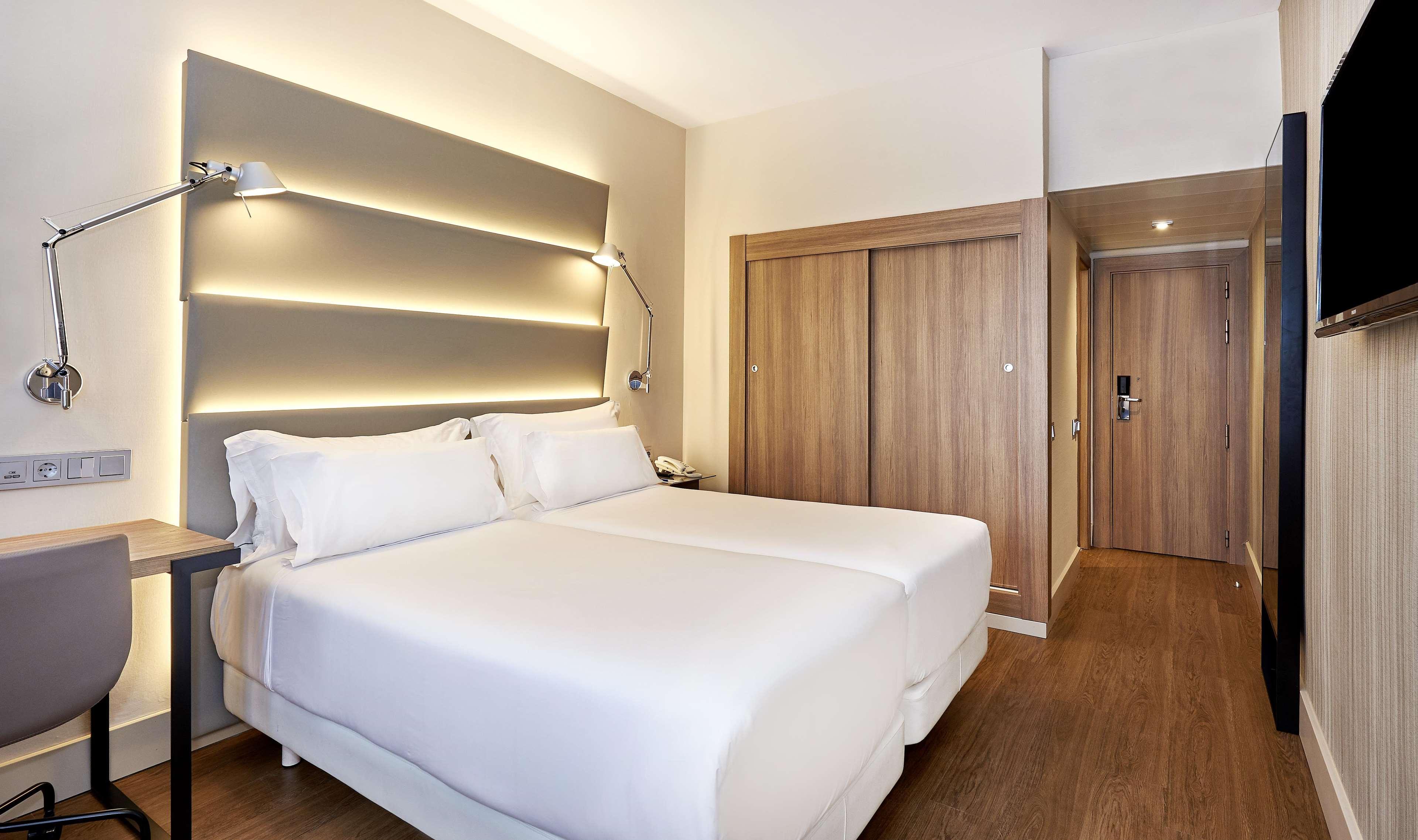 Nh Sants Hotel 4*