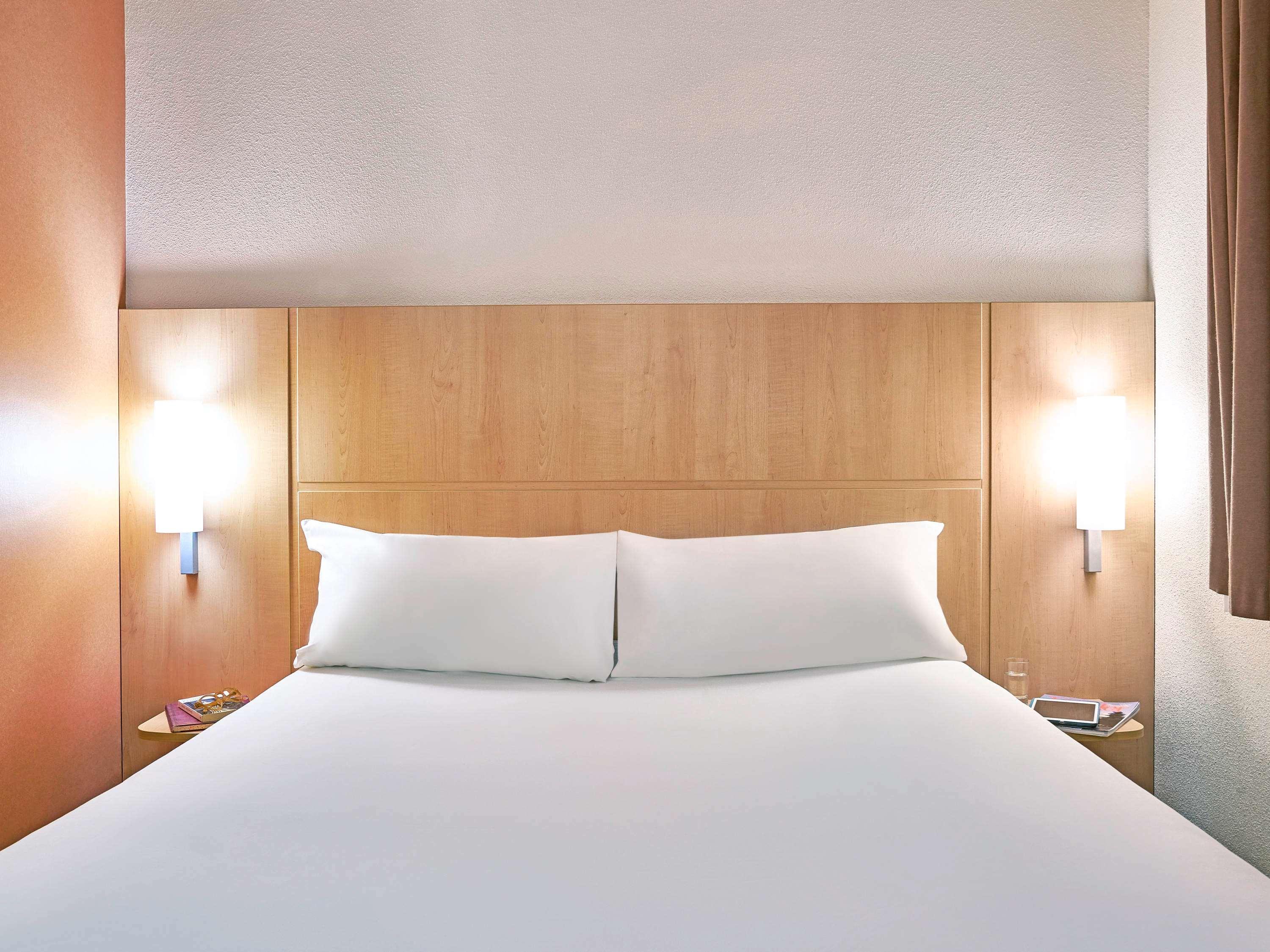 Ibis Centro Hotel 2*