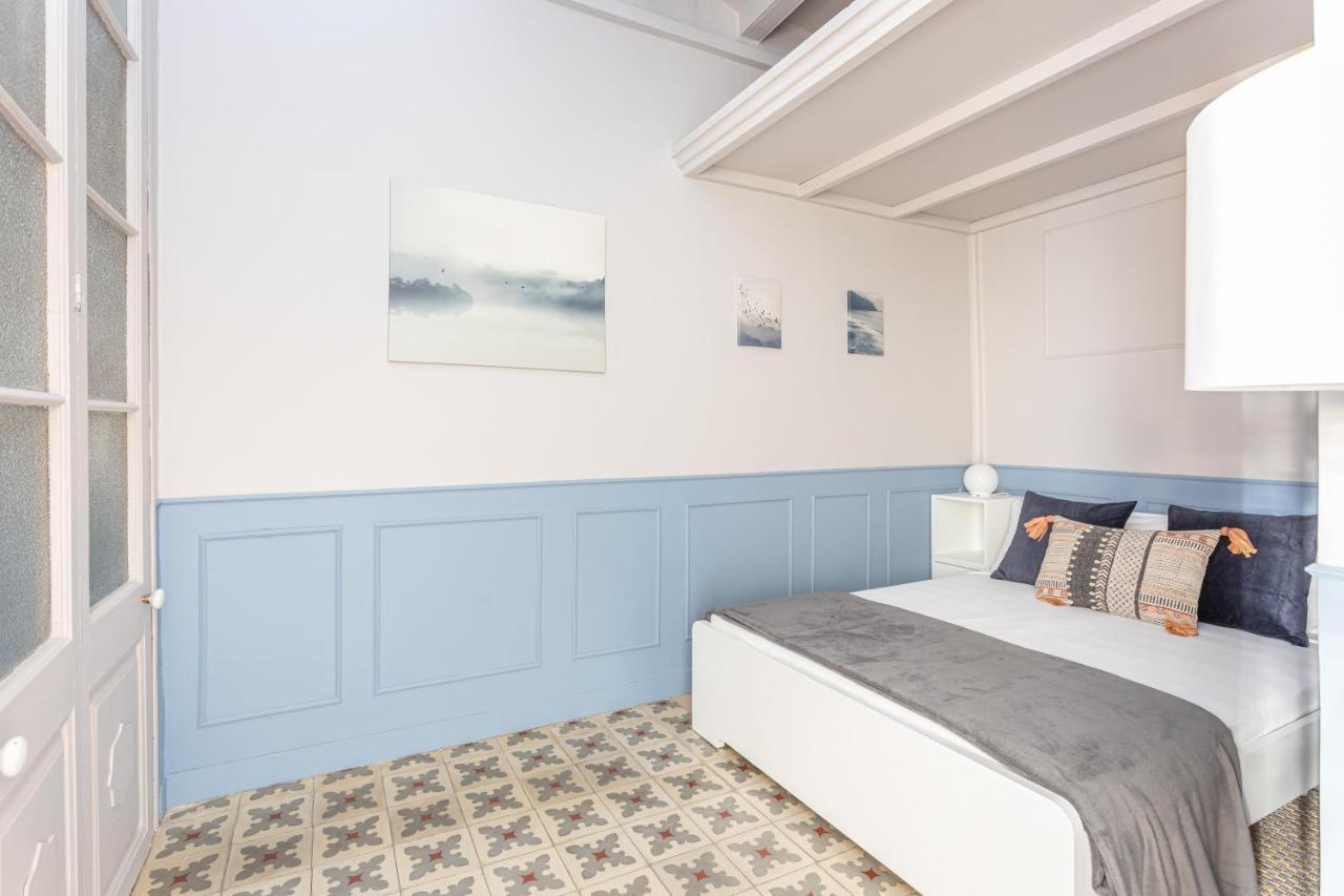 Luxurious-historical With Terrace * Barcelona