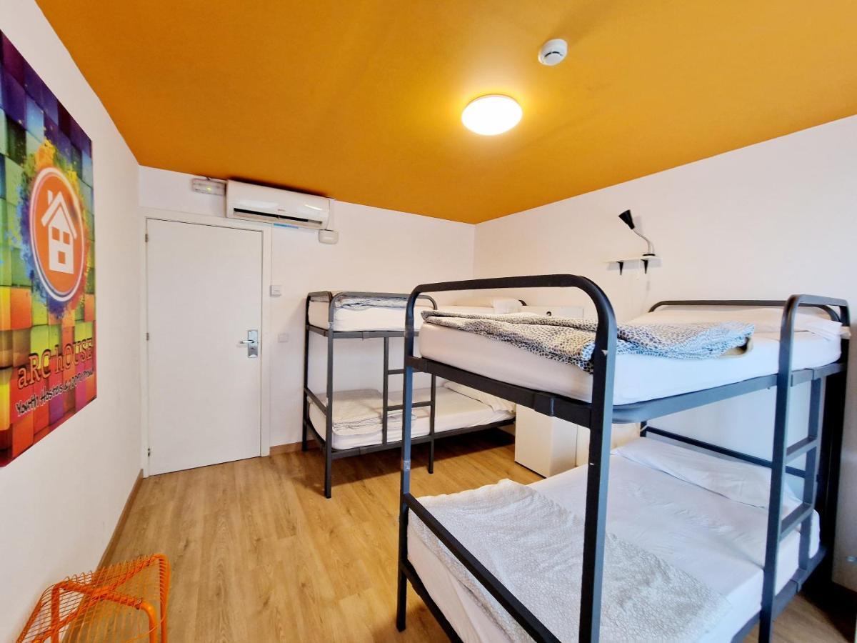Arc House Hostal
