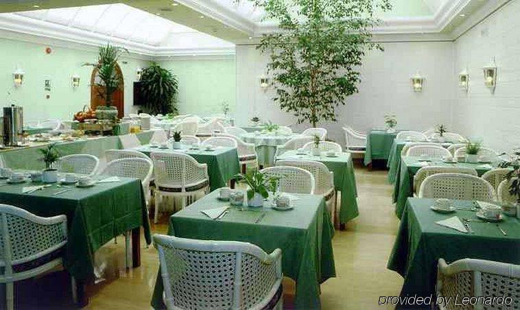 Lleó Hotel