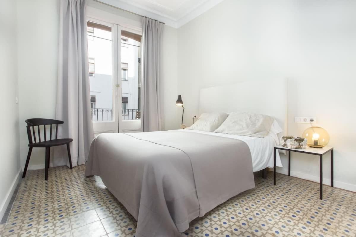 4bedroom With A Balcony In Ramblas 1 2 * Barcelona