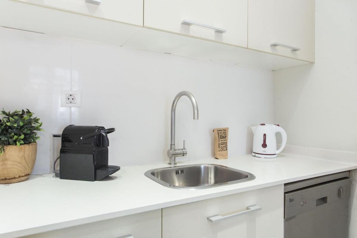 4bedroom With A Balcony In Ramblas 1 2 * Barcelona