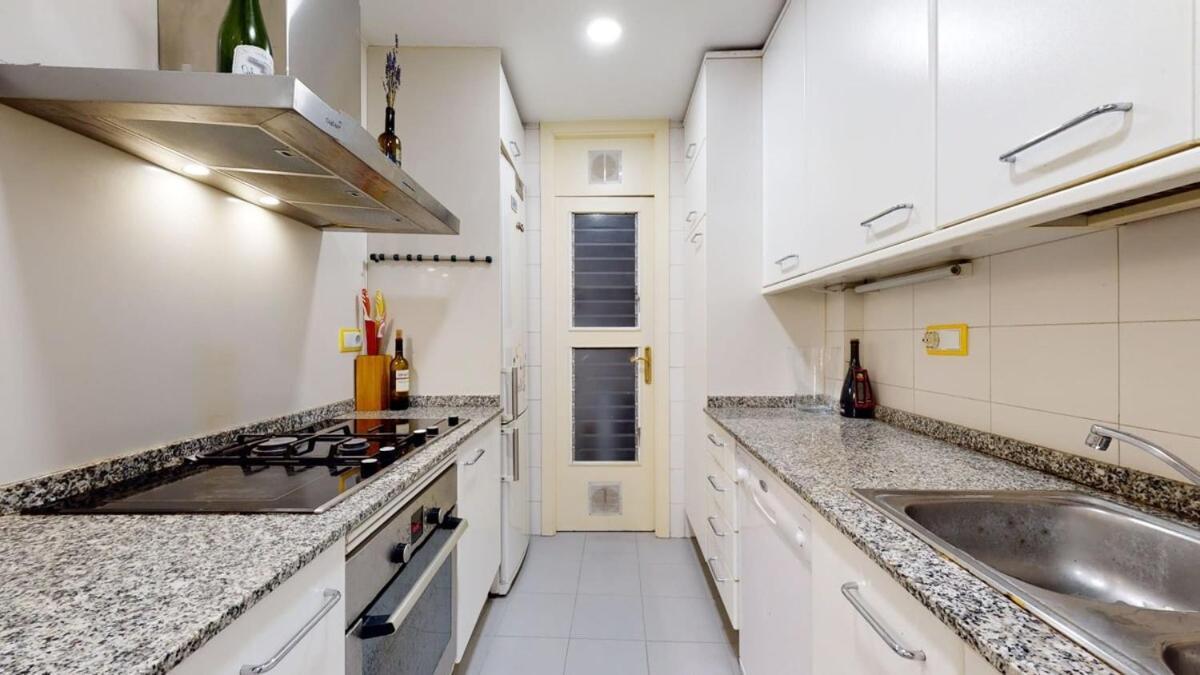 Apartment Modern And Bright Three-bedroom In Eixample *