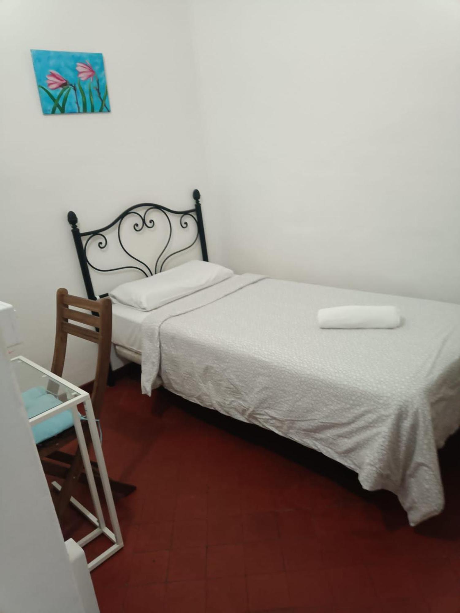 Rubi's Abode Bcn Hostal *