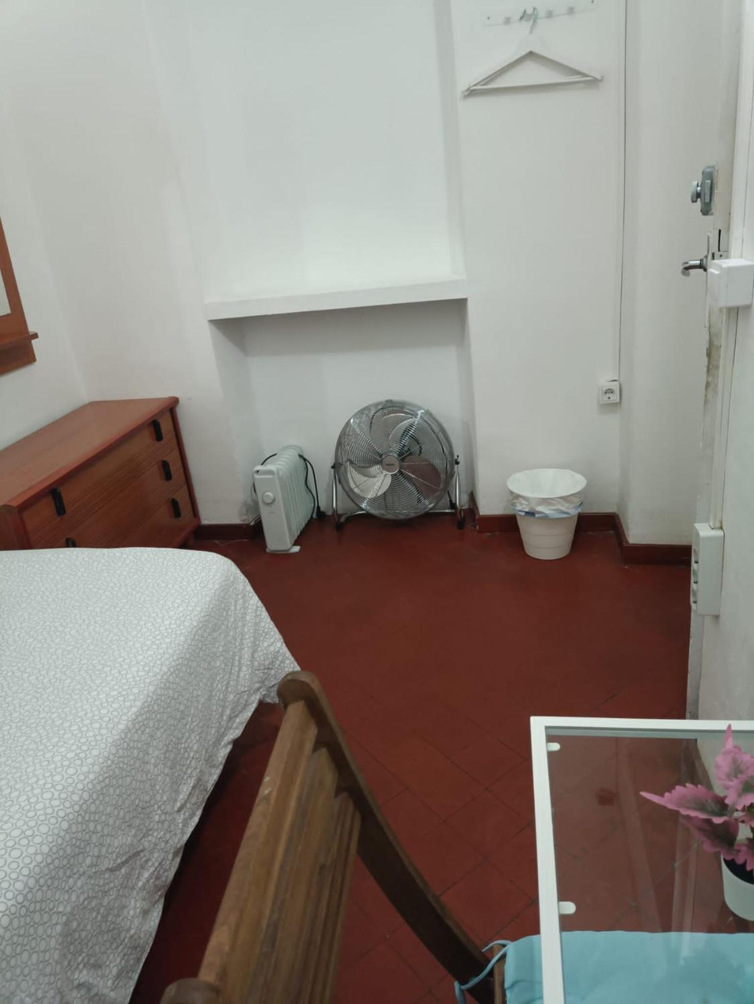 Hostal Rubi's Abode Bcn *