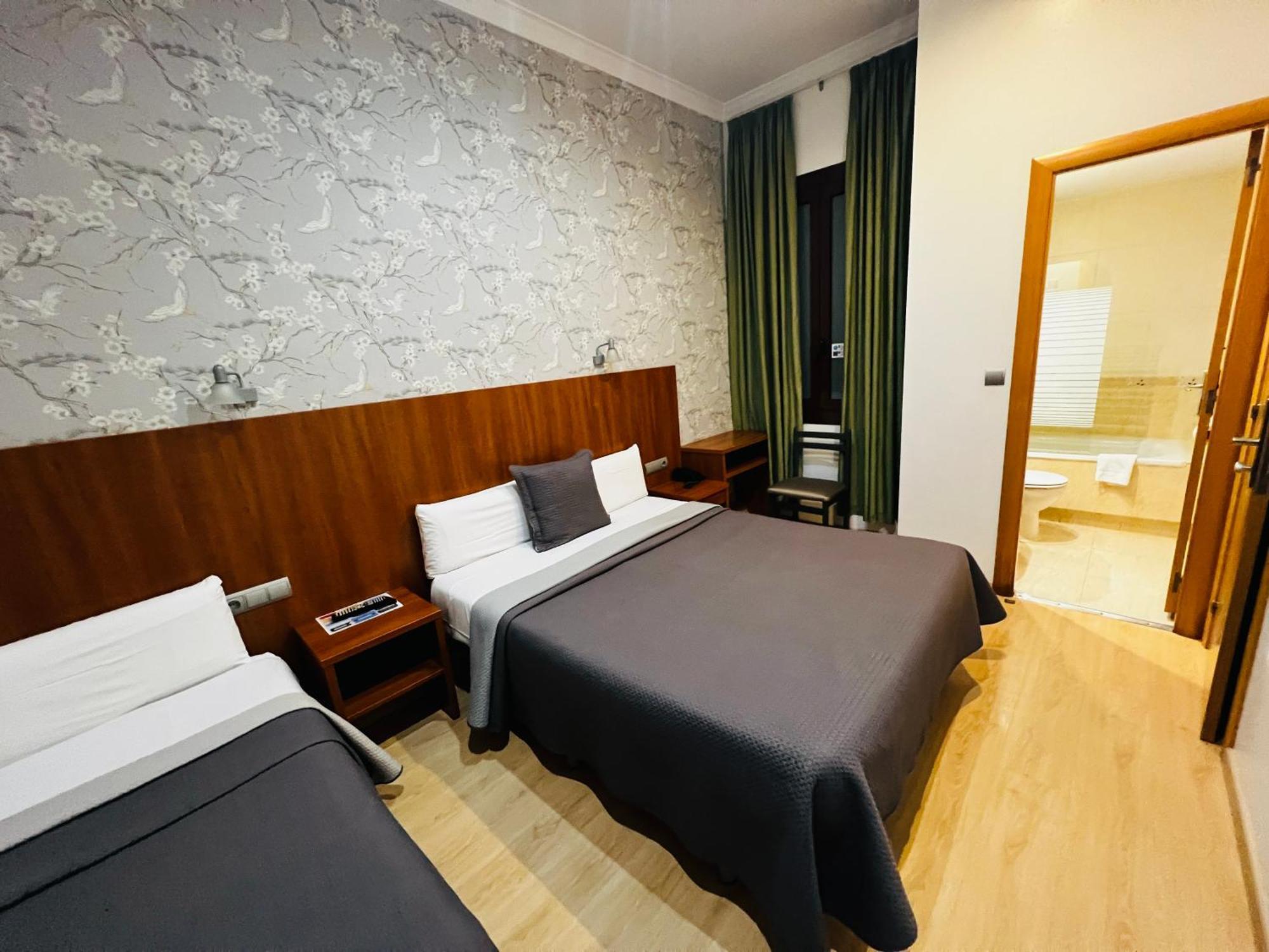 Pensión Ciudad Condal - Paseo De Gracia 3*