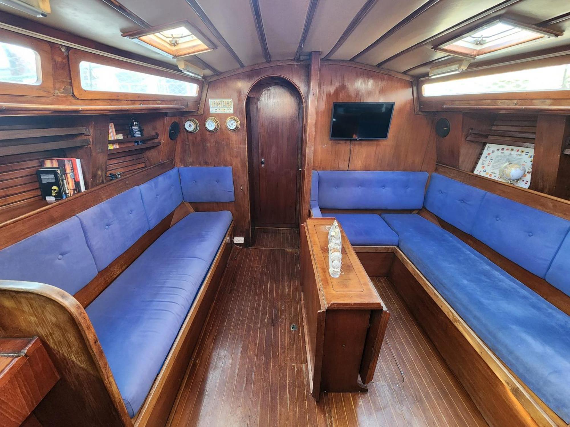 Over The Sea Hotel en barco