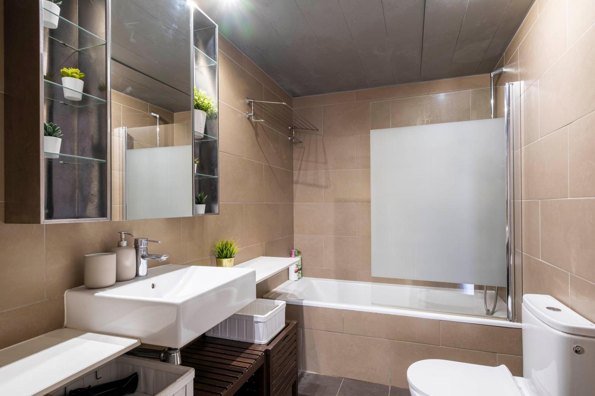 Duplex Fira Bcn And 15' From Bcn Center With Pool Apartamento