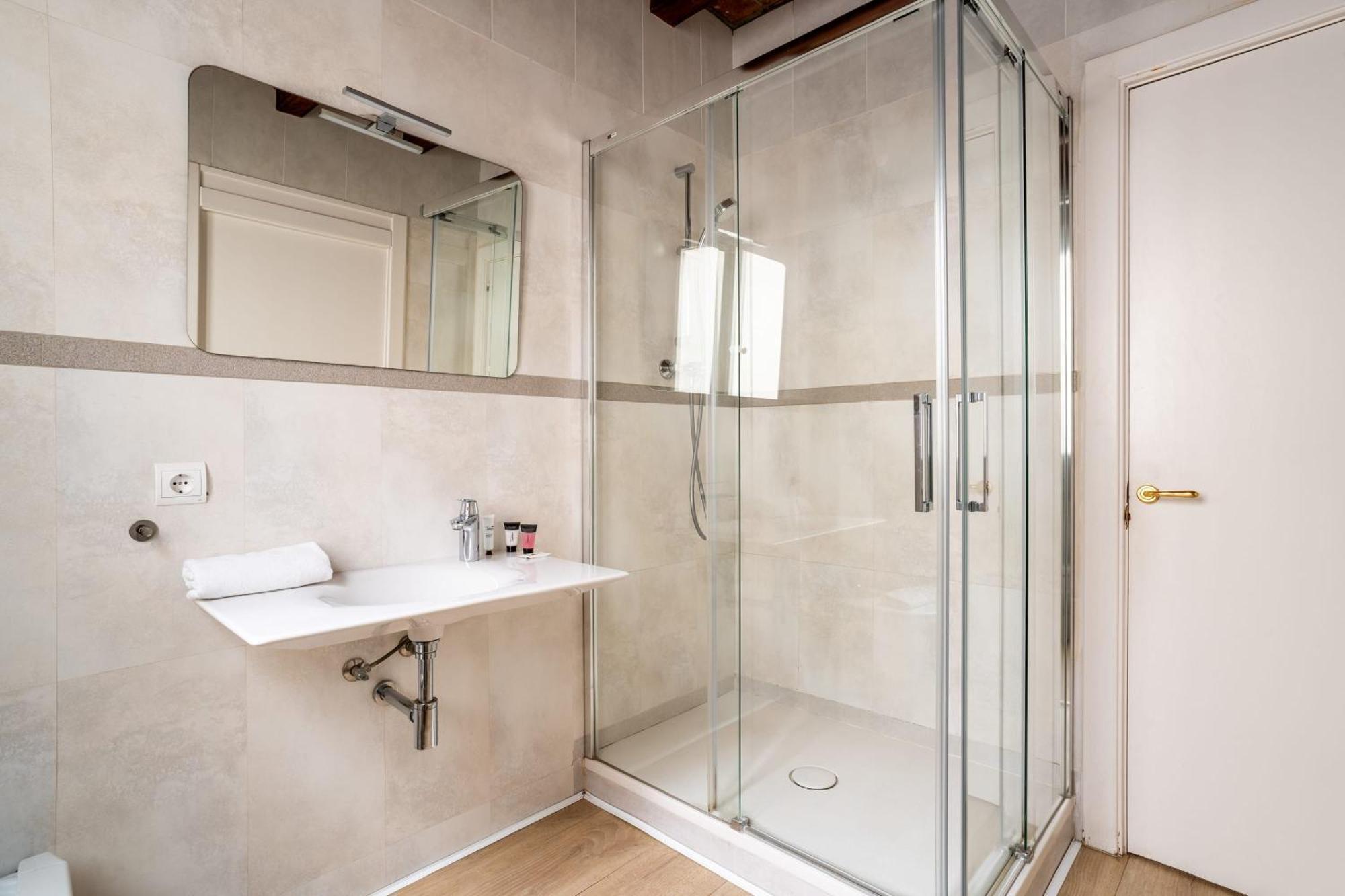 Huge&modern 4 Bedroom Next To Paseo De Gracia Barcelona