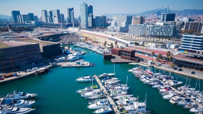 Hotel en barco Over The Sea *