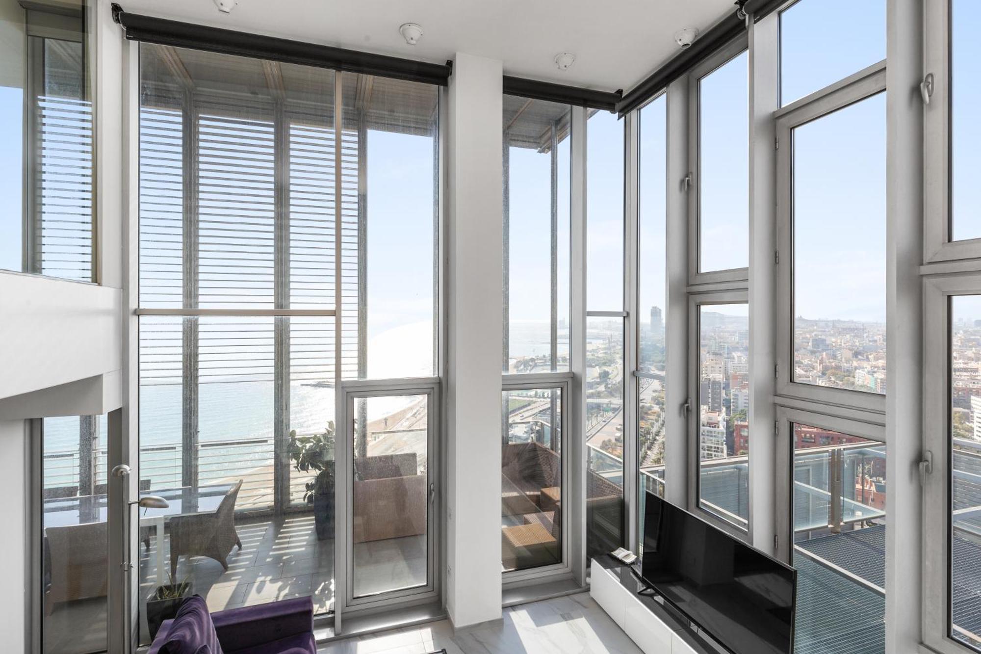 Penthouse With The Views!