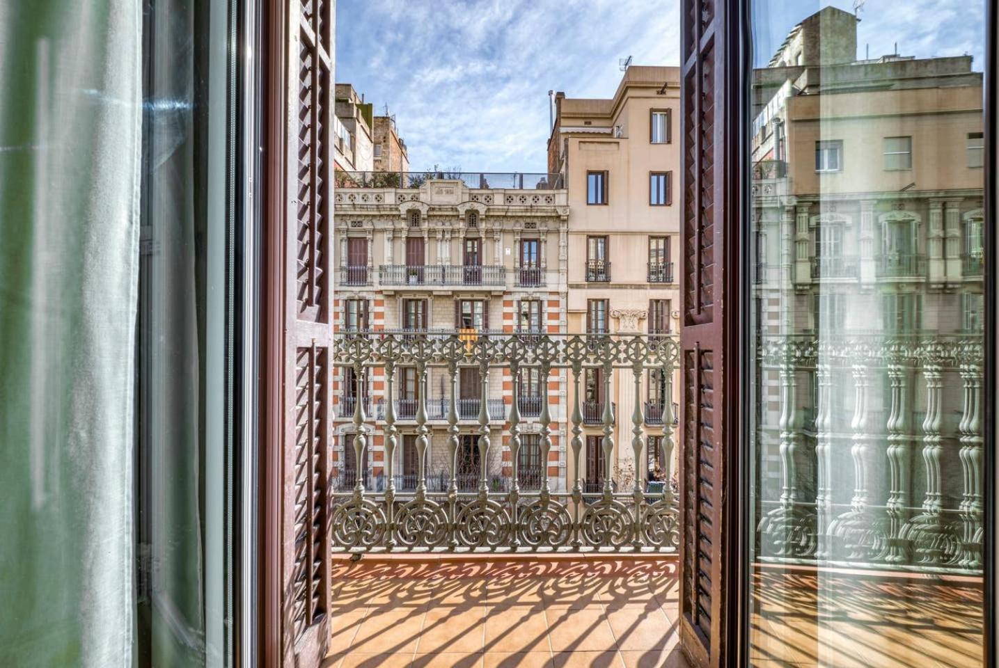 Stylish And Centric 2-bedroom In Eixample &terrace P2