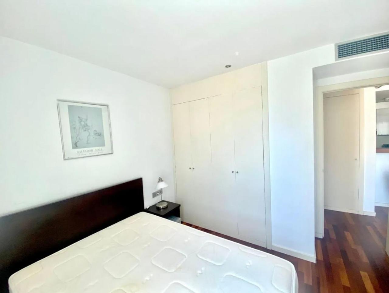 For Rent In Calle Del Doctor Aiguader Apartamento