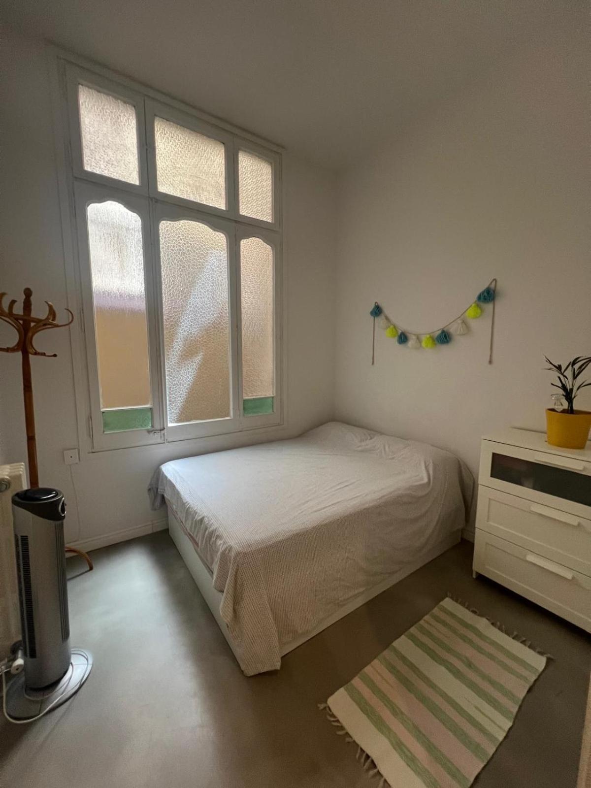 Privada En Compartido * Barcelona