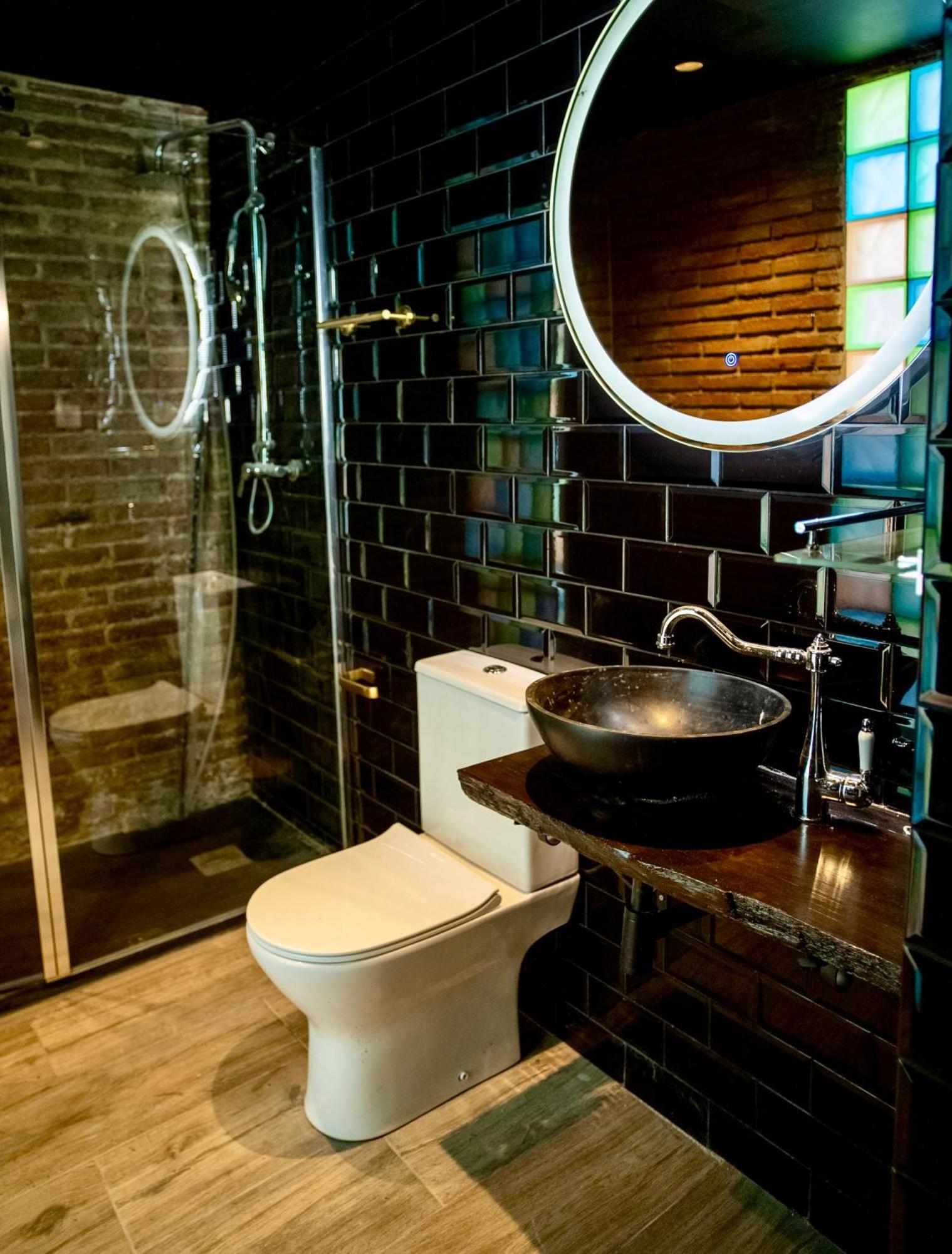 Lincoln Lounge Hotel