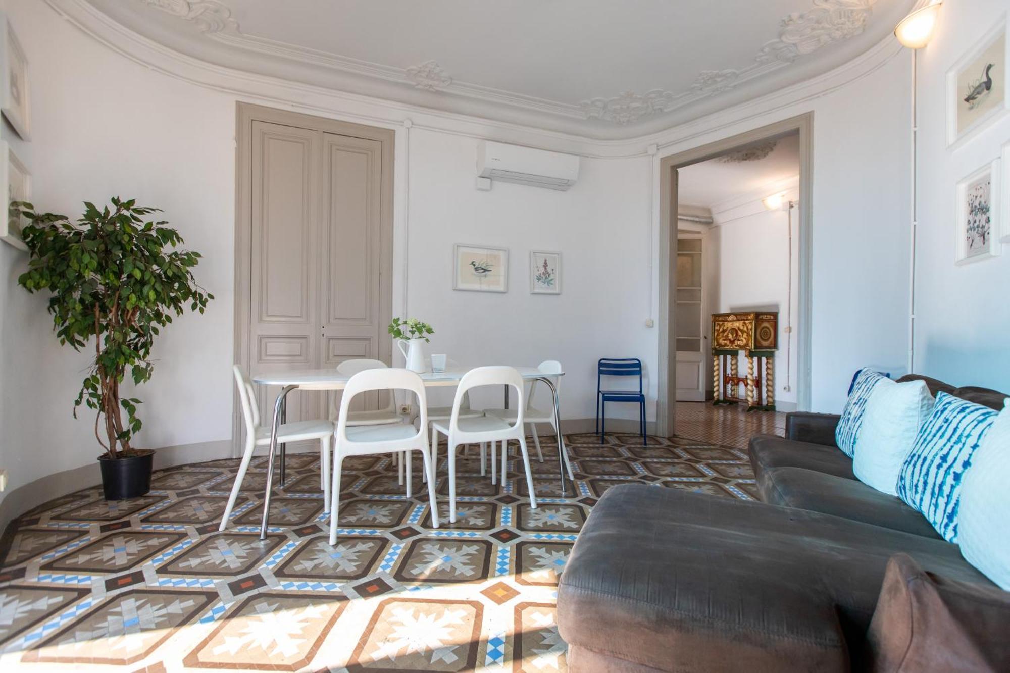 Apartamento Modernista Grupos *