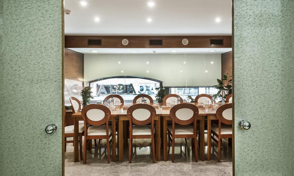 Apartahotel Acacia