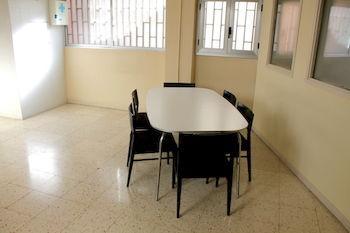 Arc House Hostal *