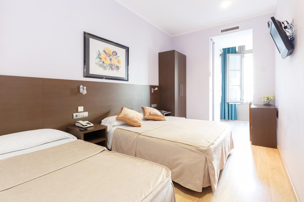 Pensión Ciudad Condal - Paseo De Gracia 3*