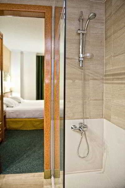 Acacia 4*