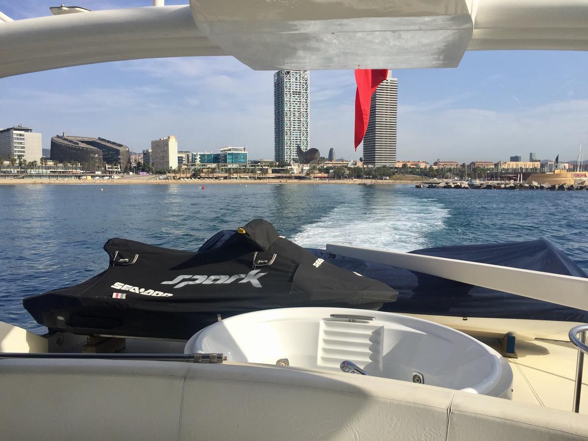 Leigh Yacht *