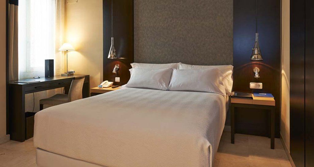 Hotel Nh Sants 4*