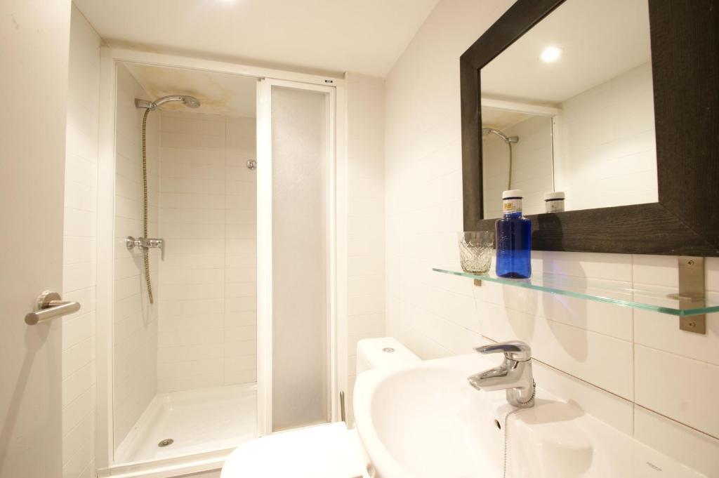 Borne Down Town Apartment