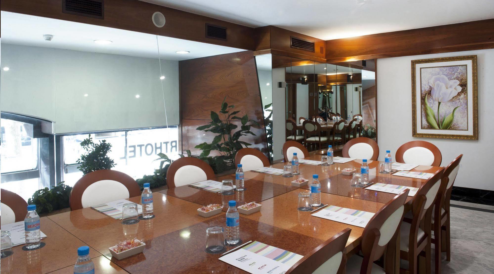 Apartahotel Acacia