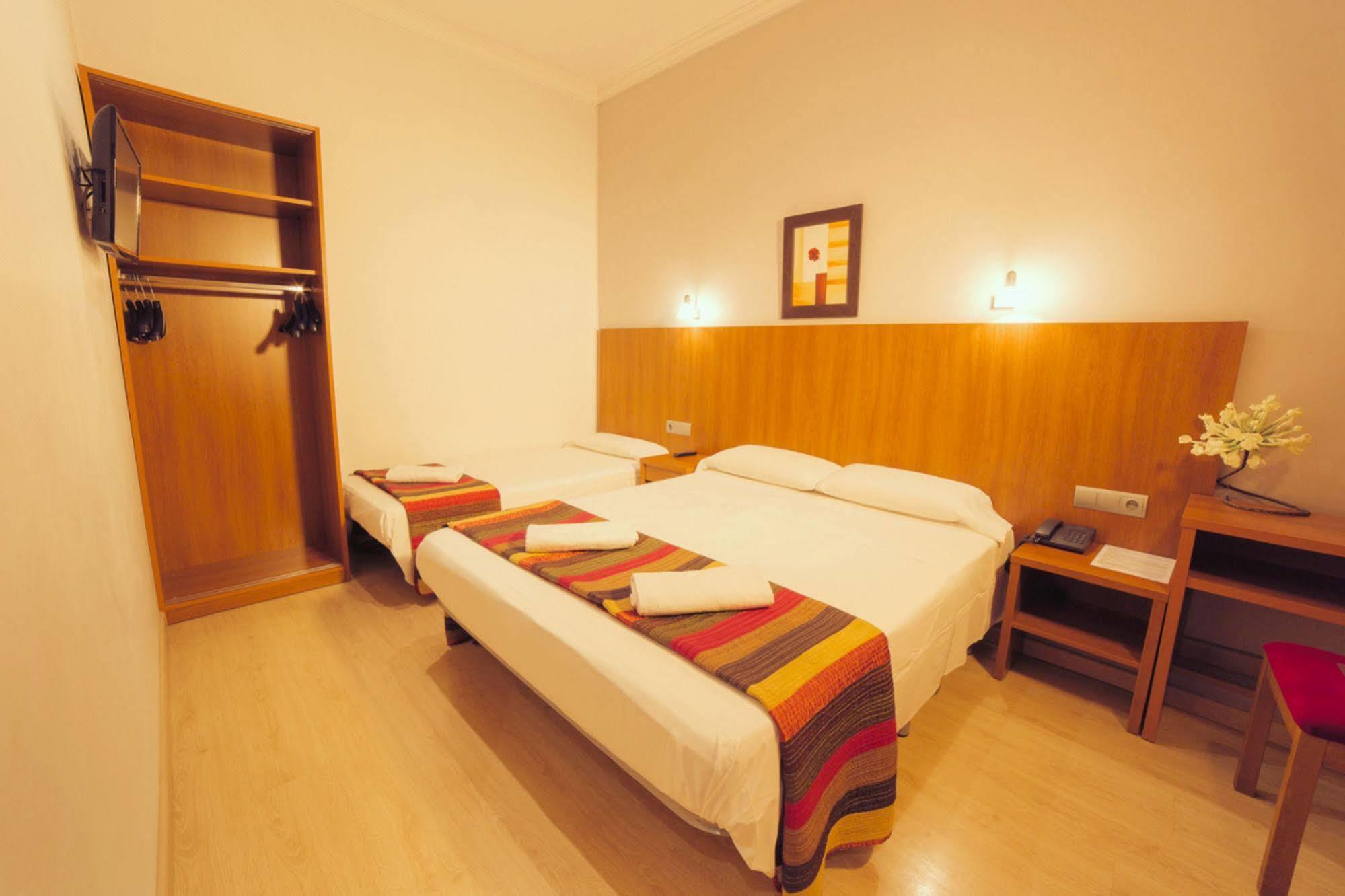 Pensión Ciudad Condal - Paseo De Gracia 3*