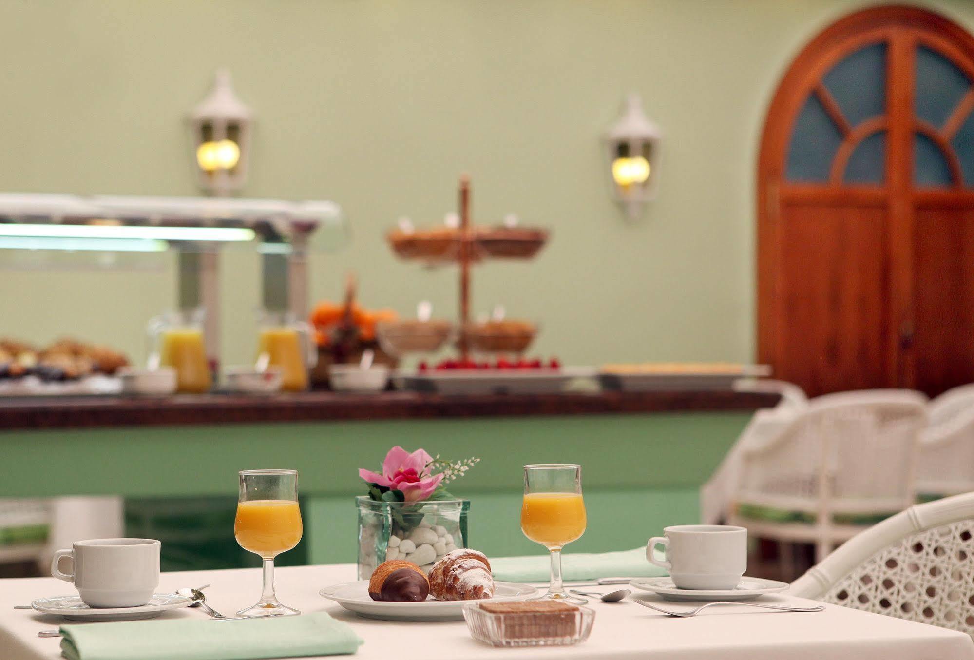Lleó Hotel 3*