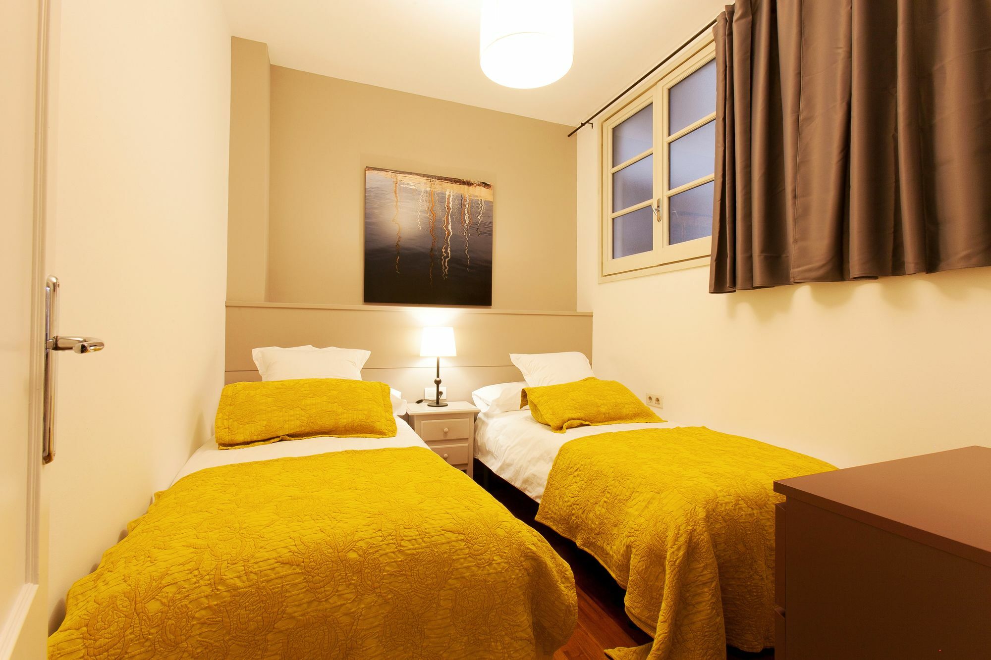 Serennia Ramblas - Placa Catalunya Apartamento *