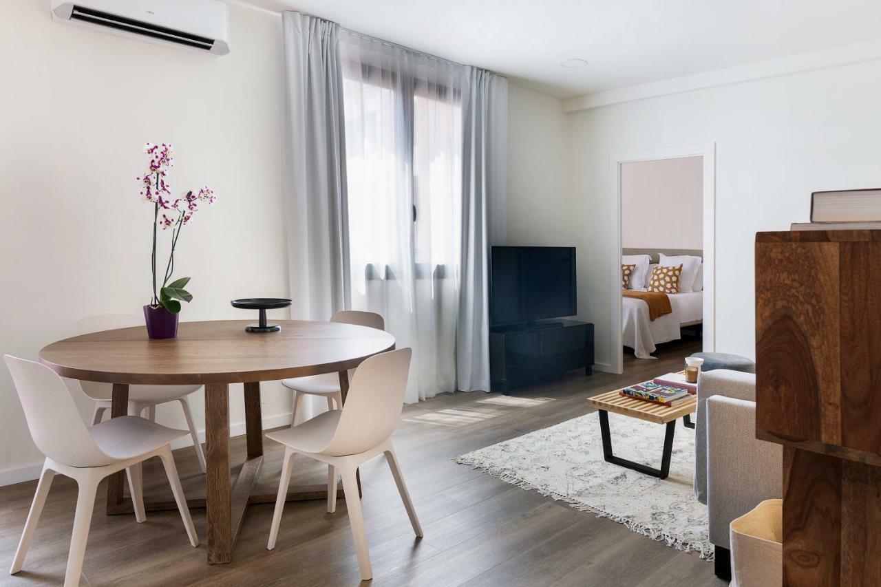 Apartamento C211 *