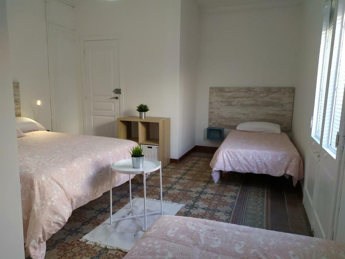 V Hostal 2* Barcelona