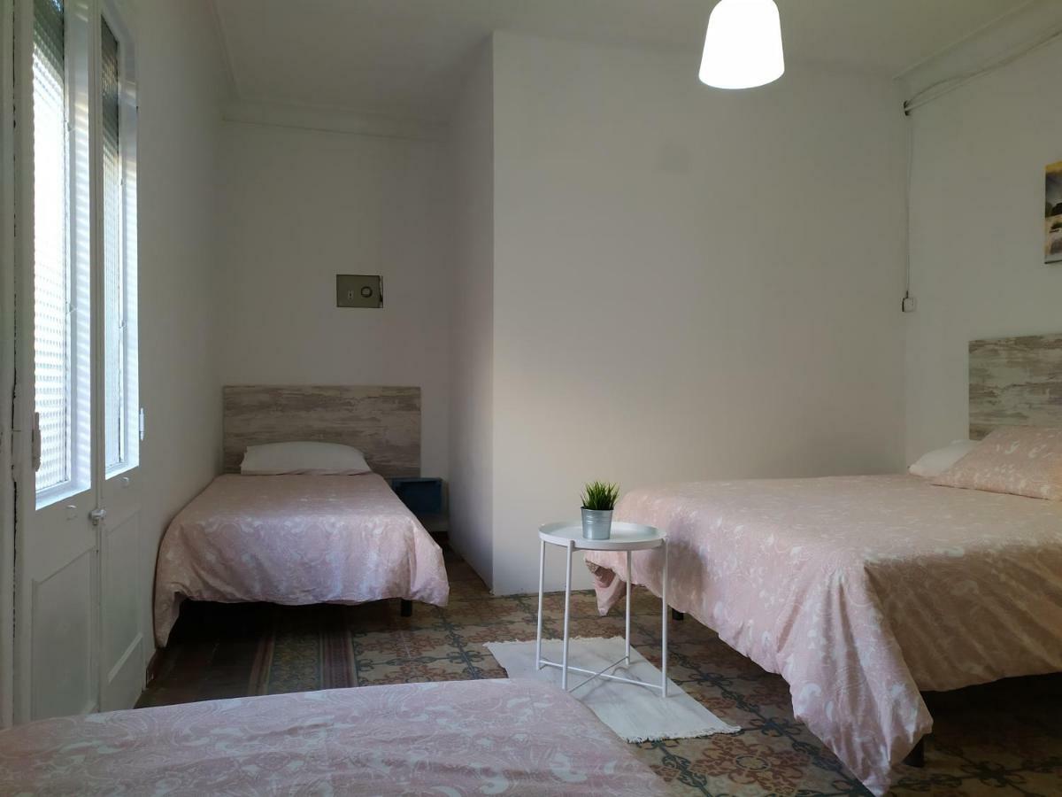 V Hostal 2* Barcelona