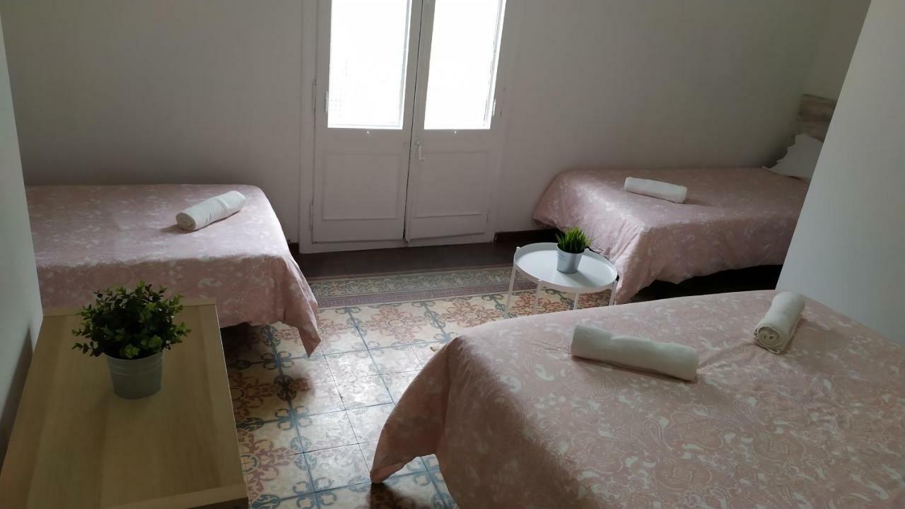 V Hostal 2*