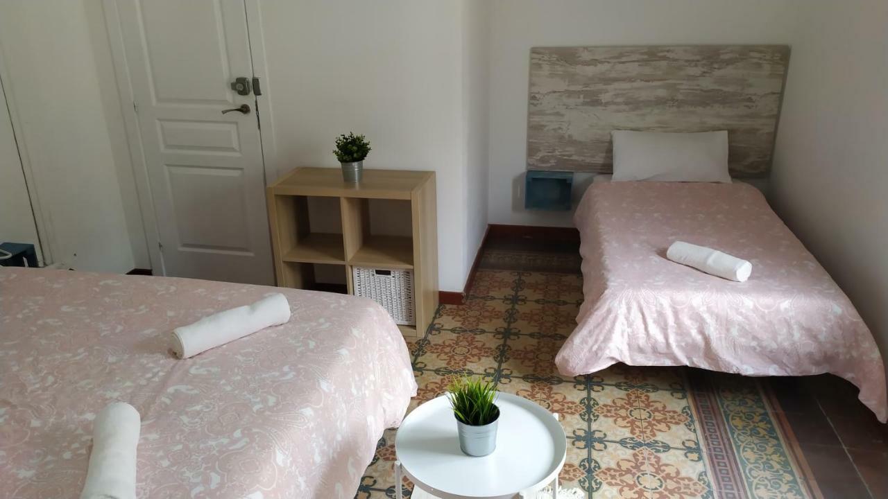 V Hostal 2*