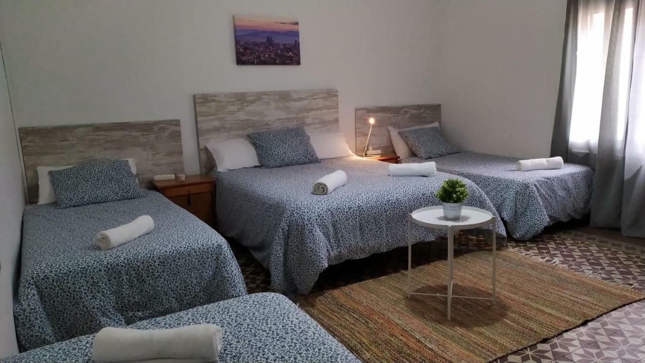 V Hostal 2*