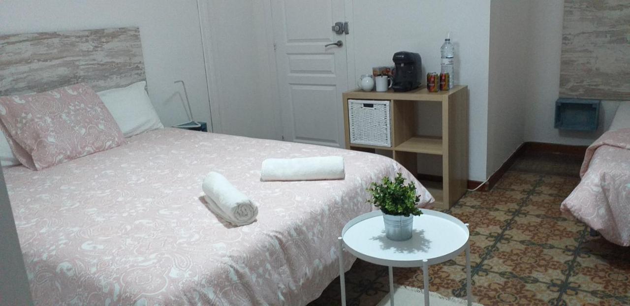 V Hostal 2*