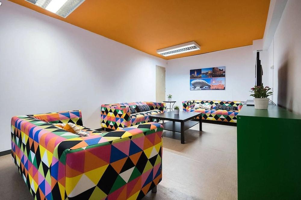 Hostal Arc House