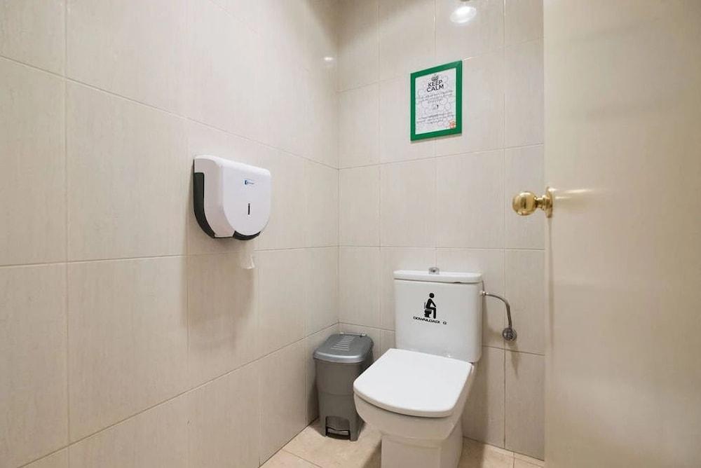 Hostal Arc House *